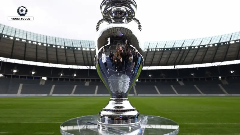 Giải đấu EURO gồm có 24 quốc gia tham dự